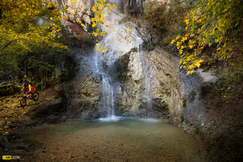 Vackra vattenfall i Uceka
